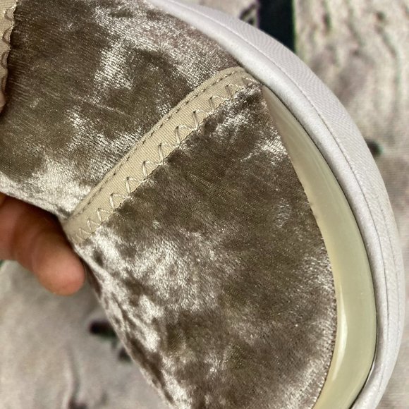 Bzees Womens Velvet Loafer Slip on Shoes - Picture 7 of 9